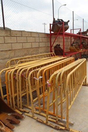 VALLAS DE SEÑALIZACIÓN Y CERRAMIENTO